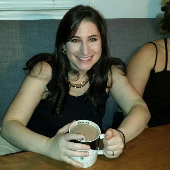 Meet your Posher, Gabriela - Picture 1 of 1